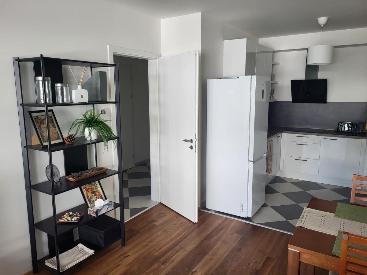 New Apartment In Karlin, Praha 8, Close To Center Екстериор снимка