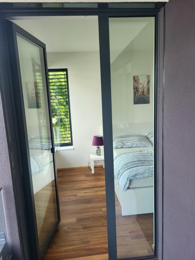 New Apartment In Karlin, Praha 8, Close To Center Екстериор снимка