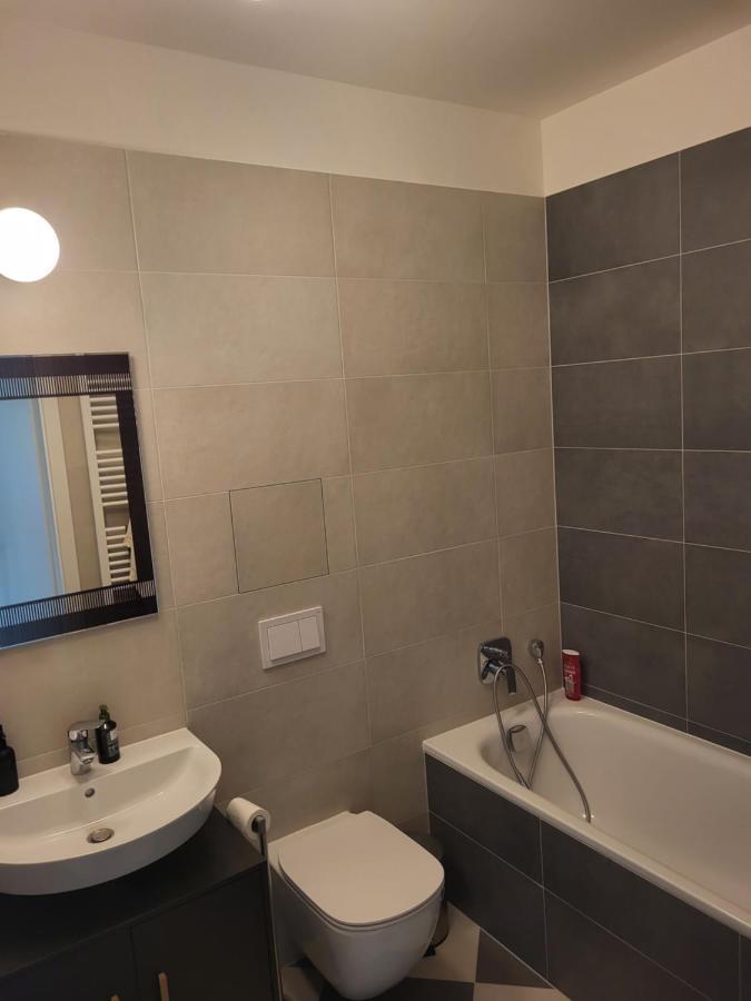 New Apartment In Karlin, Praha 8, Close To Center Екстериор снимка