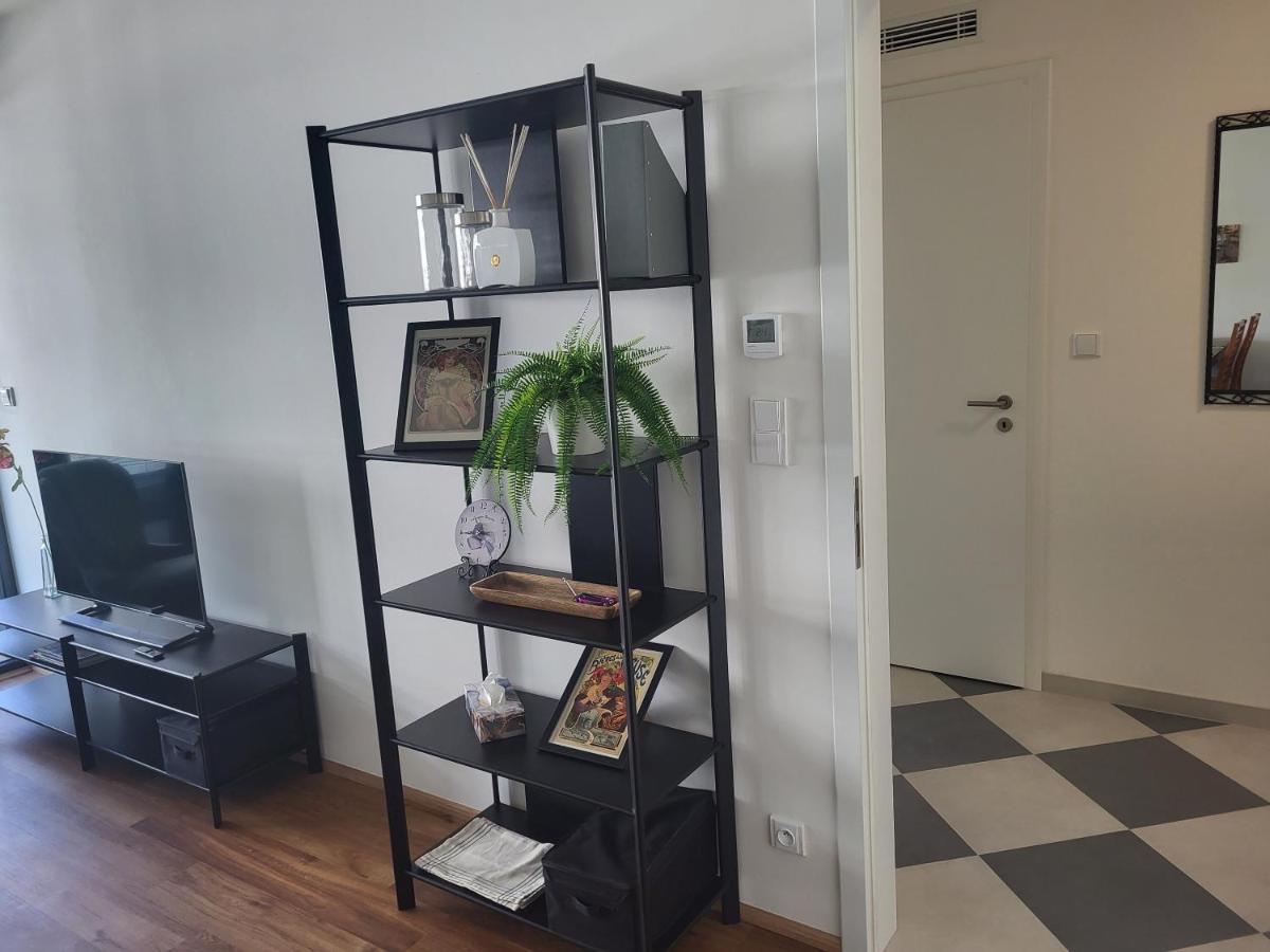 New Apartment In Karlin, Praha 8, Close To Center Екстериор снимка